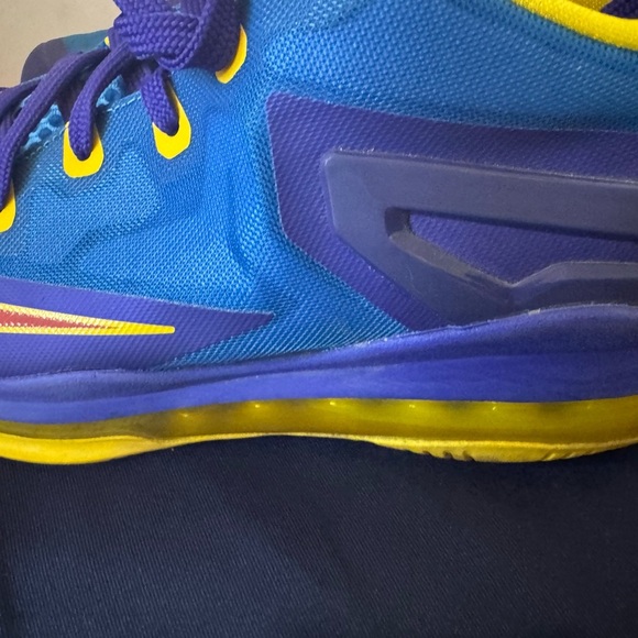 Nike Air Max XI Low GS Superman Blue, Red, Yellow; 2014 Size 6 Youth Womens 7.5 - Picture 5 of 16